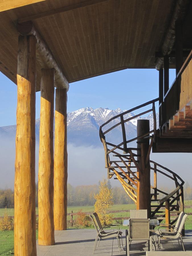 Smithers Driftwood Lodge ภายนอก รูปภาพ