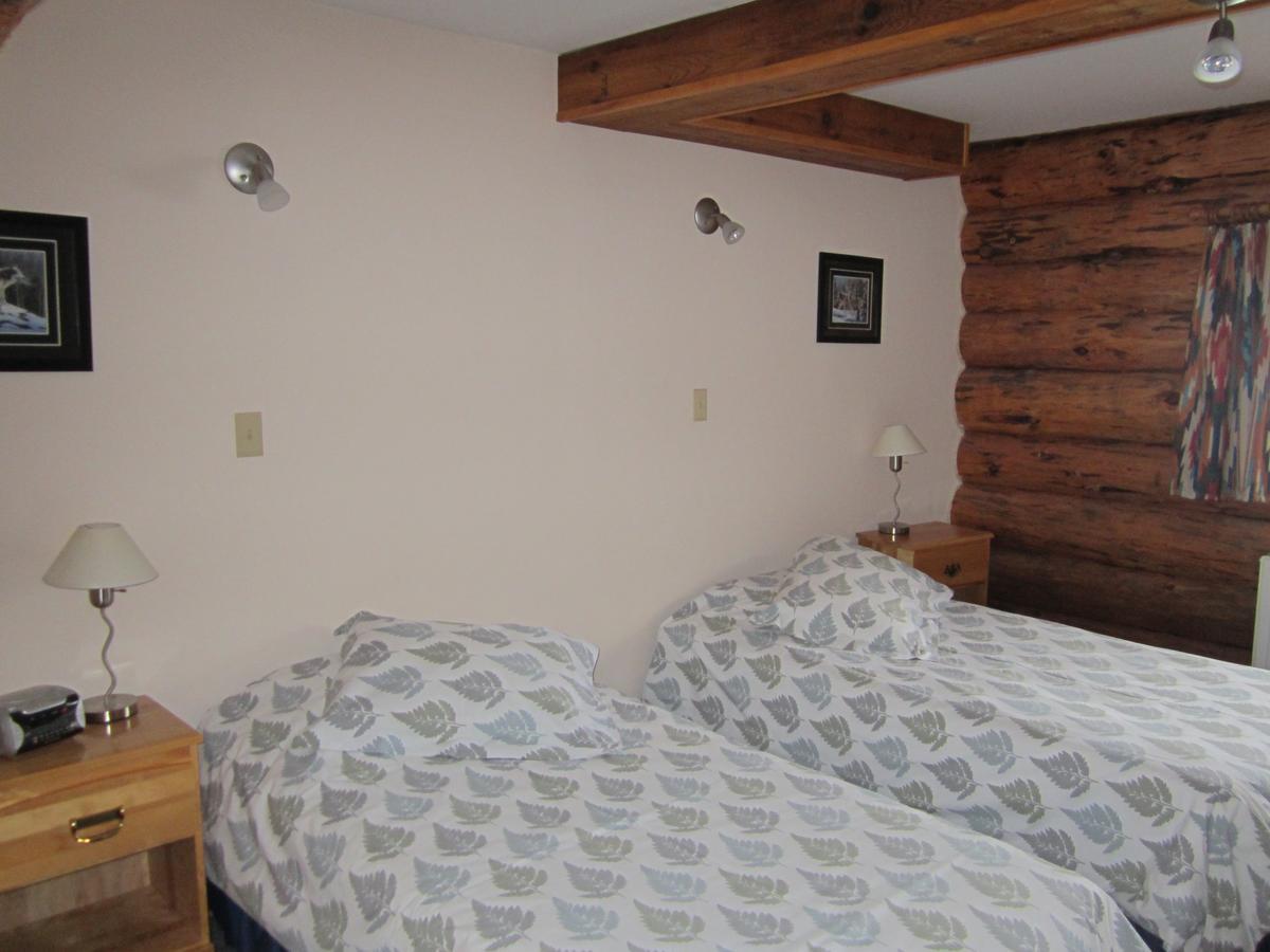 Smithers Driftwood Lodge ภายนอก รูปภาพ