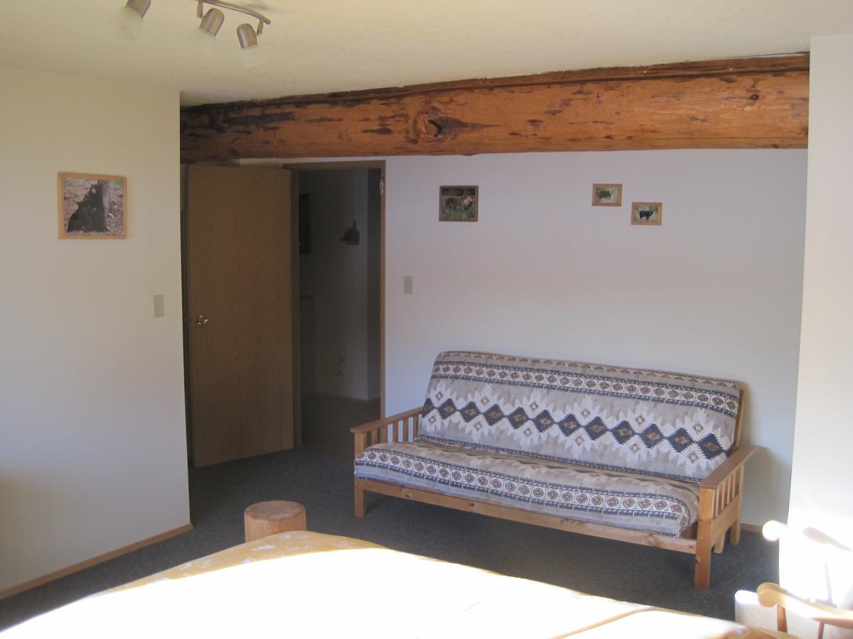 Smithers Driftwood Lodge ภายนอก รูปภาพ