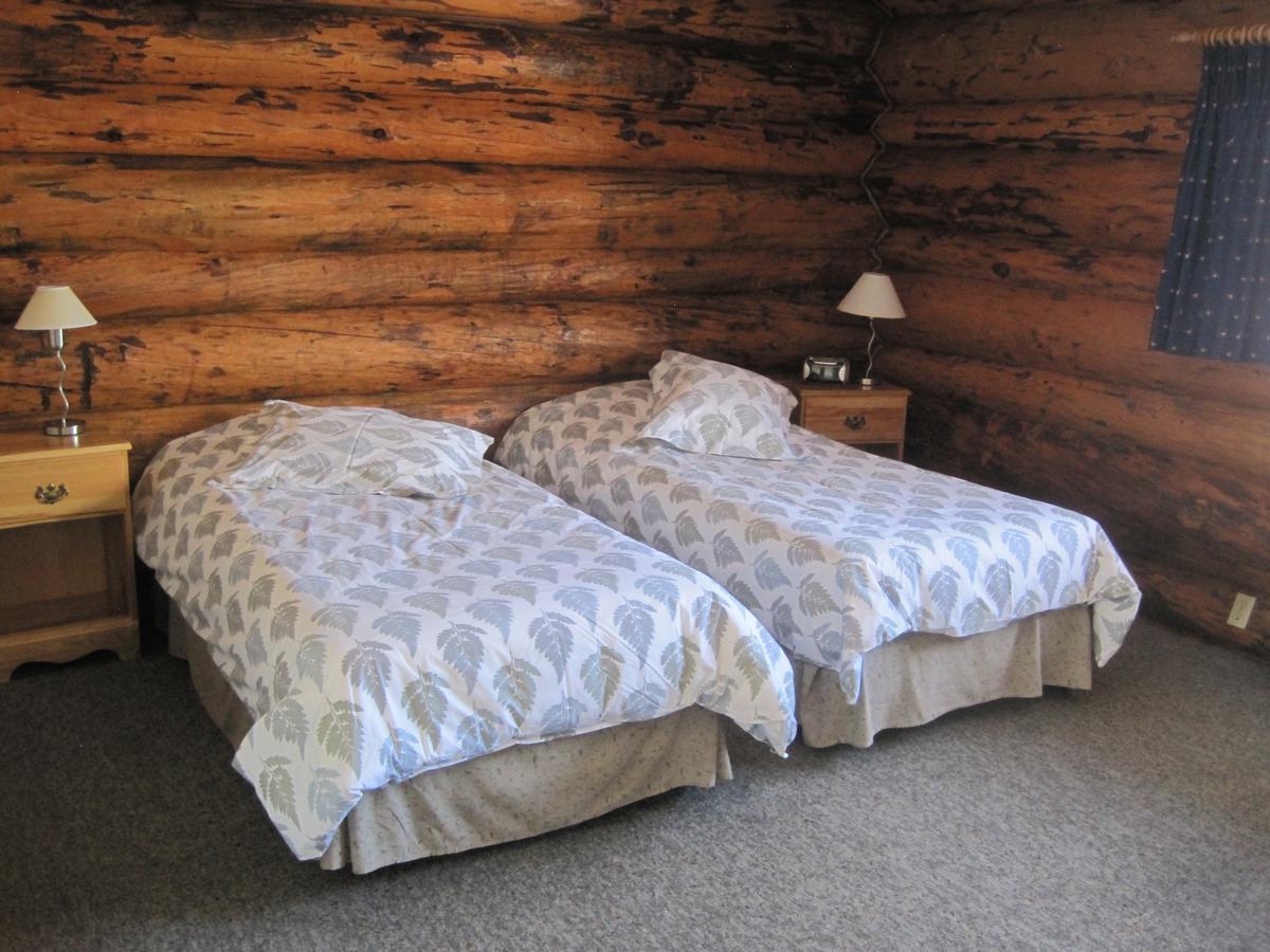 Smithers Driftwood Lodge ภายนอก รูปภาพ