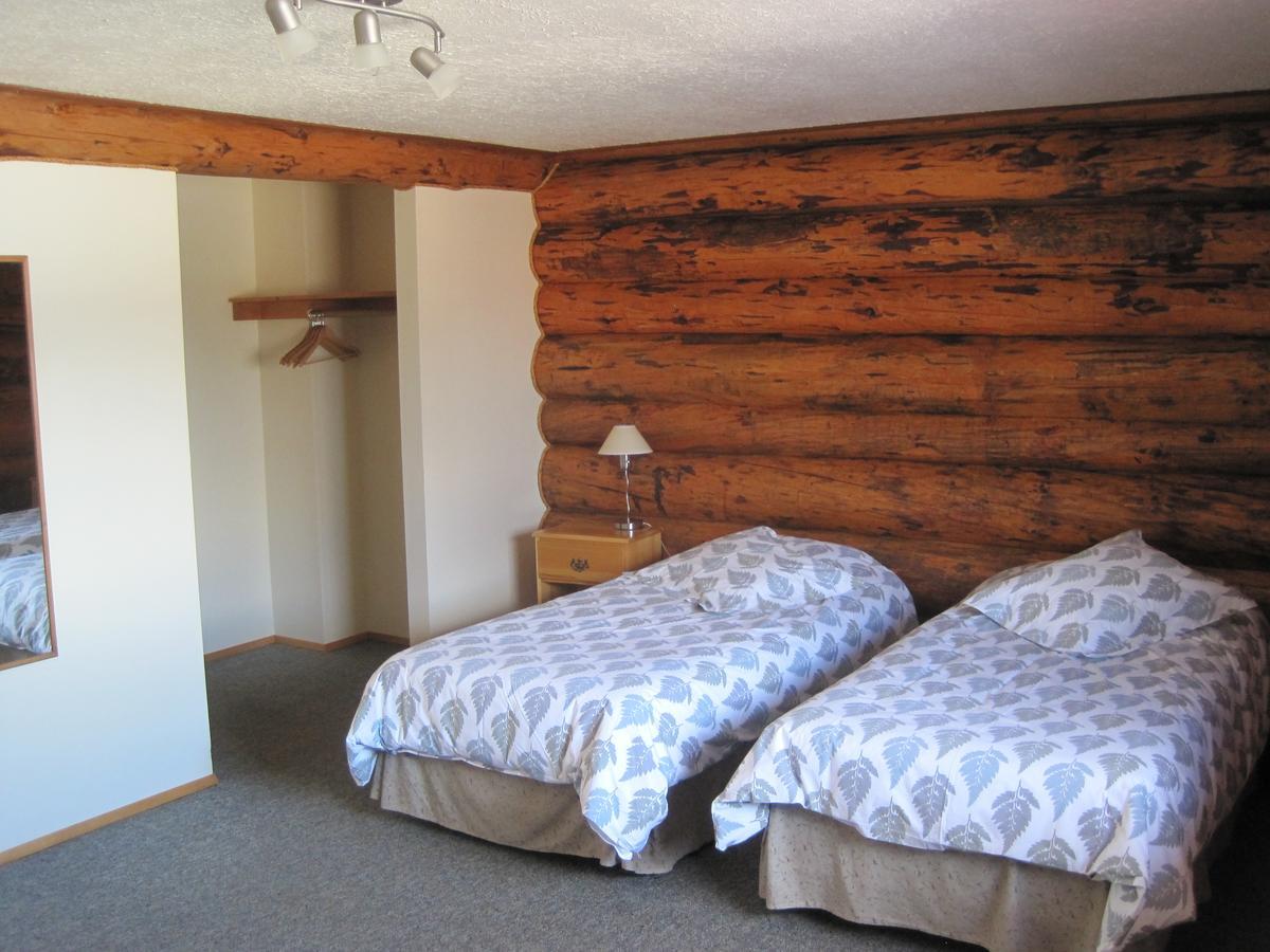 Smithers Driftwood Lodge ภายนอก รูปภาพ