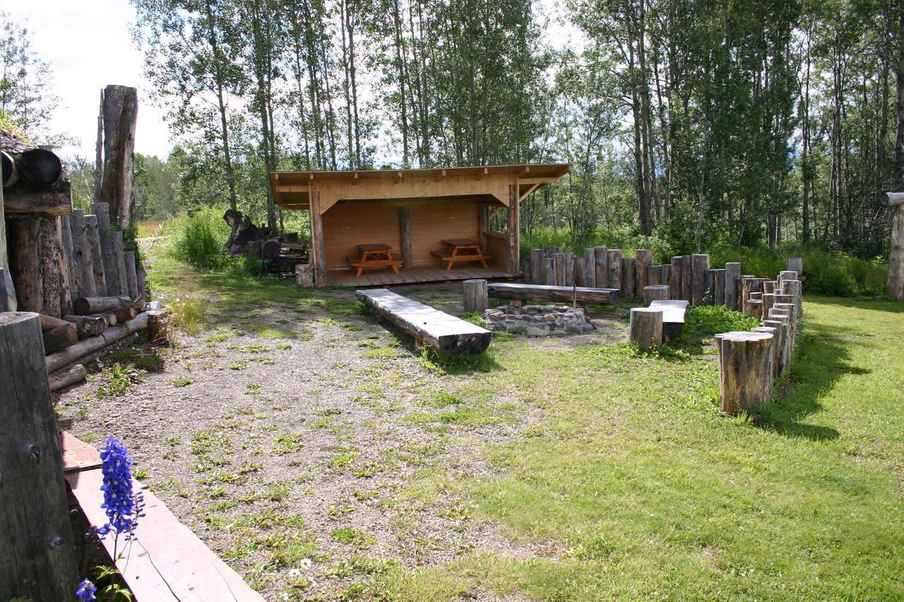 Smithers Driftwood Lodge ภายนอก รูปภาพ